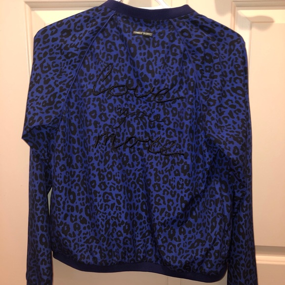 Tumble ‘N Dry Blue Leopard Print Jacket - Picture 2 of 2
